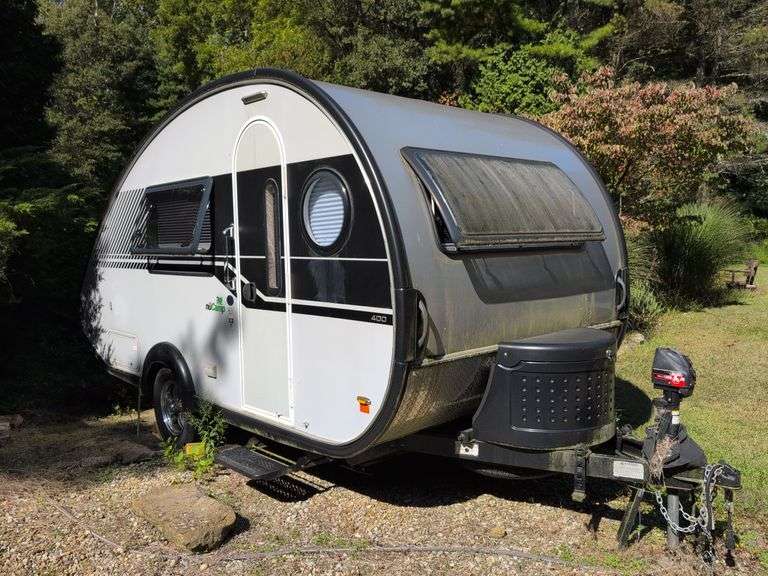 2018 NuCamp Tab 400 pull-behind camper