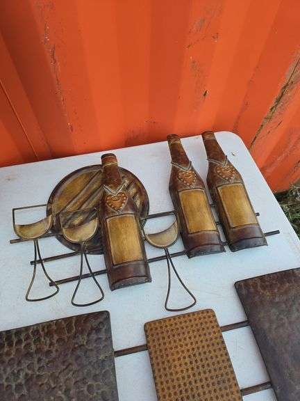 LOT OF MODERN WALL ART