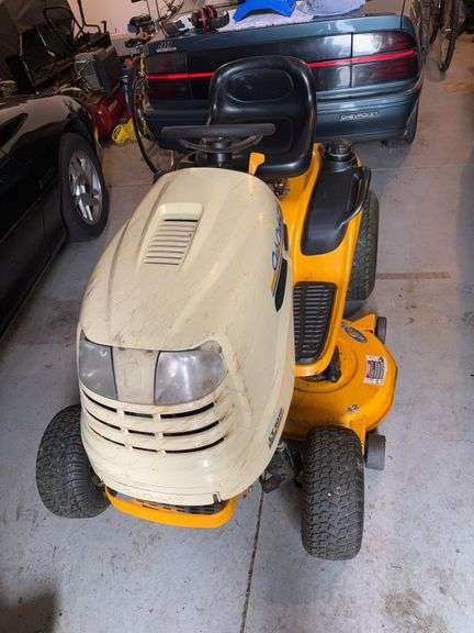 Cub Cadet series 1000 42” lawnmower