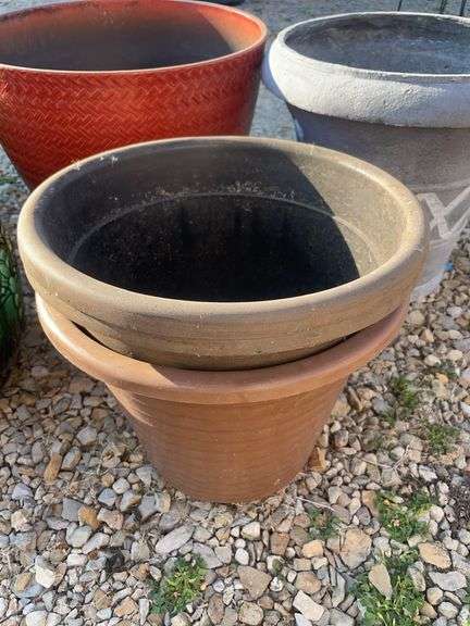 (6) planters - mostly plastic