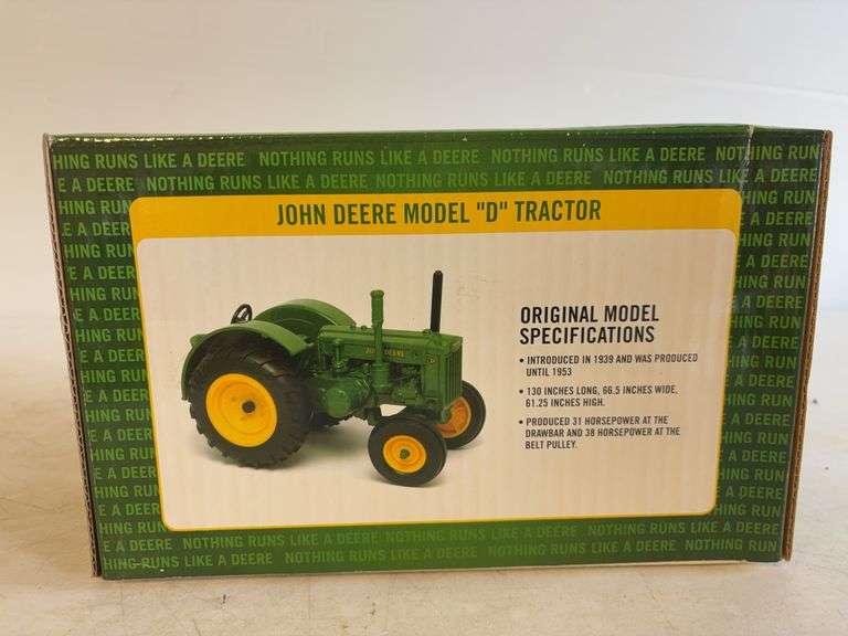 John Deere die-cast model D tractor - 1/16 scale, dirty