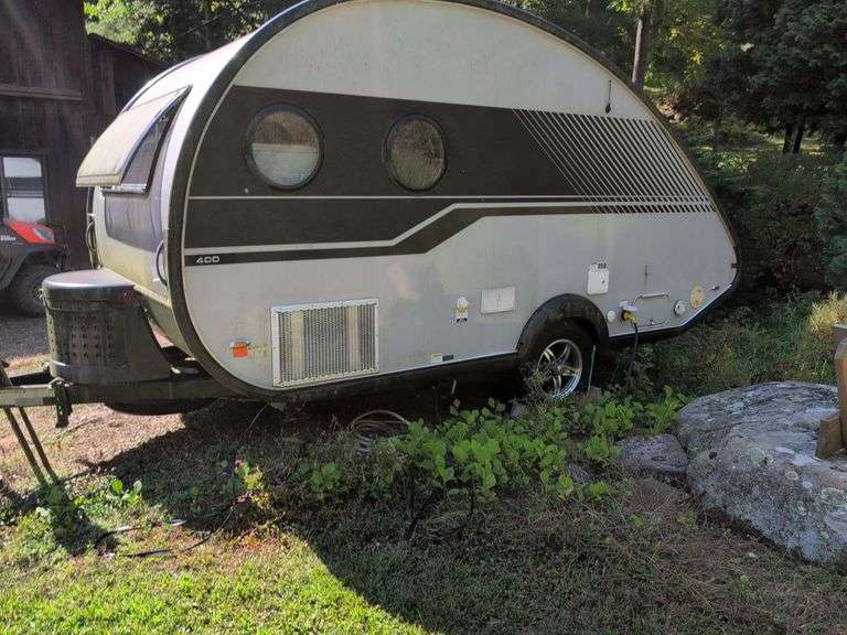 2018 NuCamp Tab 400 pull-behind camper