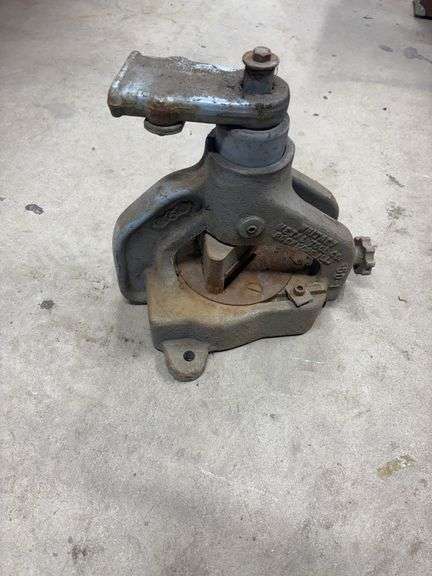 Whitney Metal Angle Iron Notcher