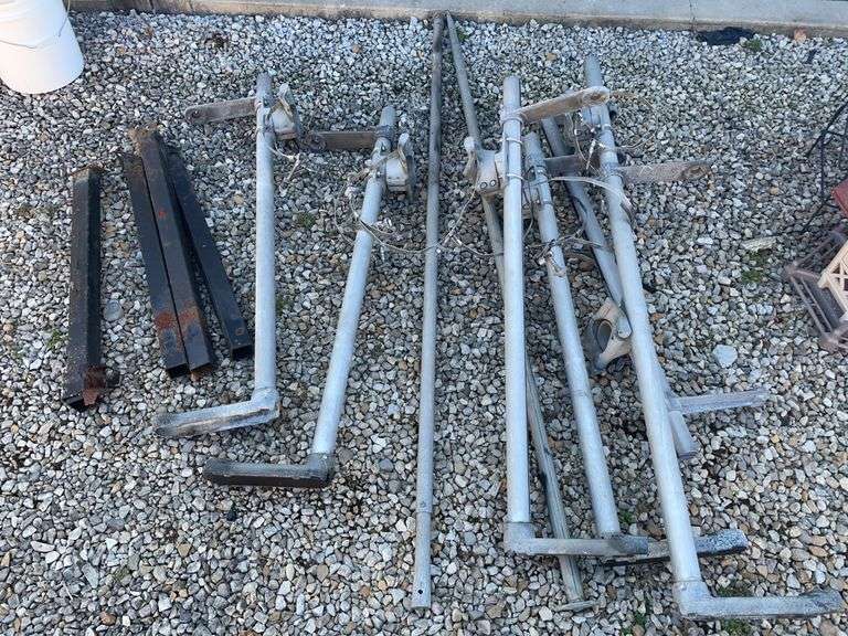 Parking meter stands and (4) legs