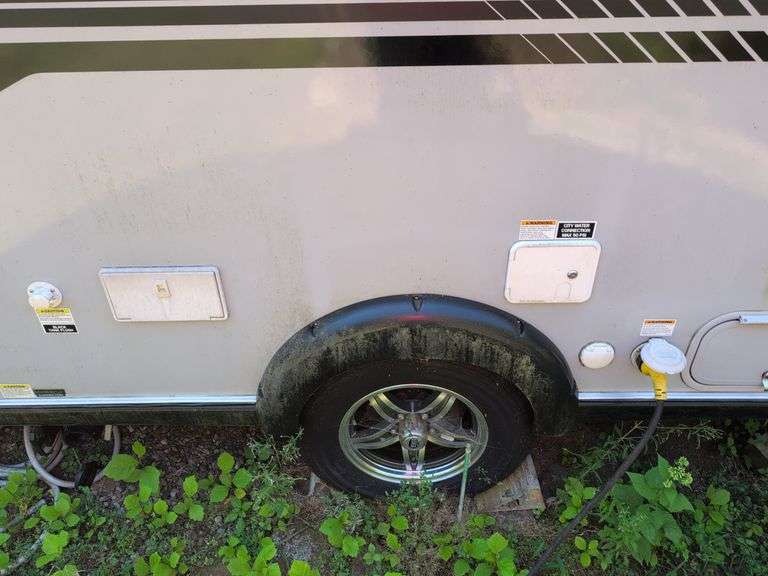 2018 NuCamp Tab 400 pull-behind camper