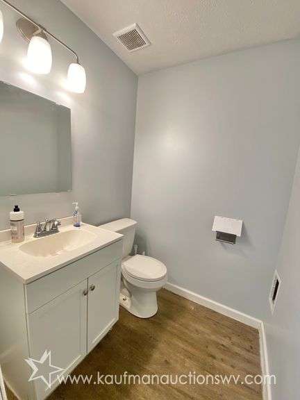 3800 Sq. Ft. Versatile Building, Commercial & Residential Opportunity (Sold $94,600)