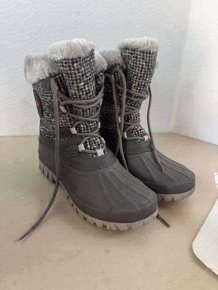 Storm by Cougar Size 9 Boots ( new)