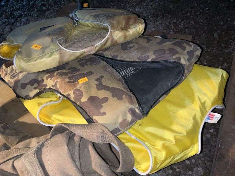 Life Jackets & Paddle