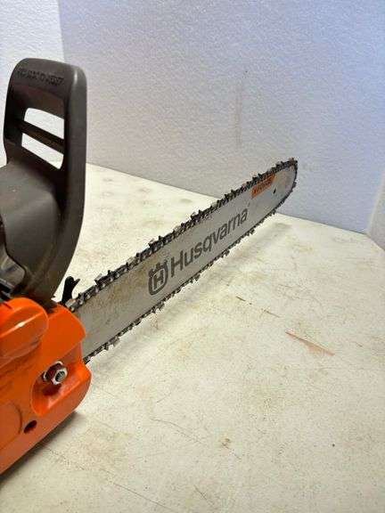 Husqvarna 445 Chainsaw , 18” Bar , Like New w/Case