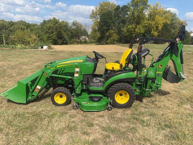 John Deere 1025 R Tractor , (Only 90 Hours ) Sharp Unit !!