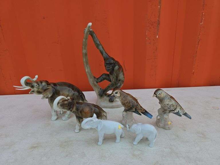 LOT OF ROYAL DUX FIGURINES