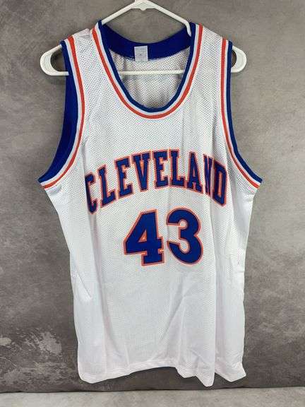 Brad Daugherty Cleveland Cavaliers signed jersey