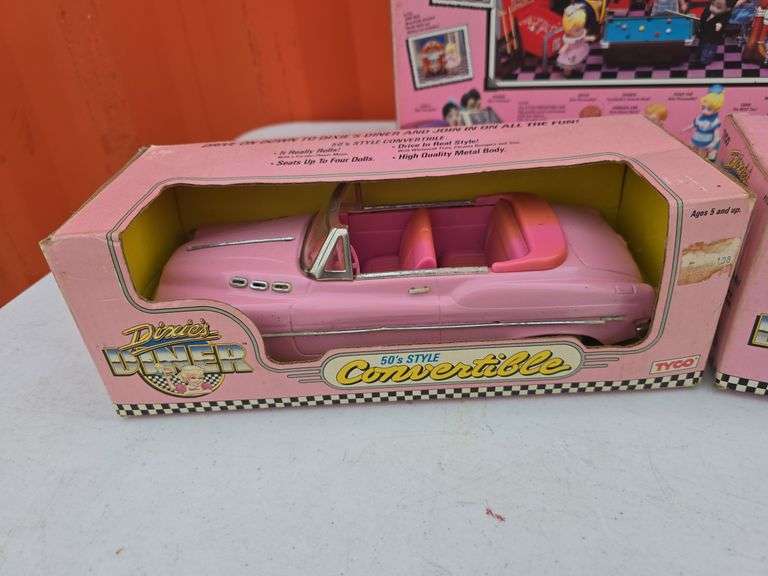 LOT OF DIXIES DINER TOYS