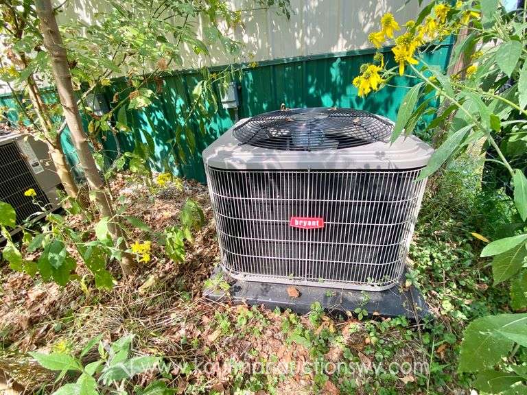 3800 Sq. Ft. Versatile Building, Commercial & Residential Opportunity (Sold $94,600)