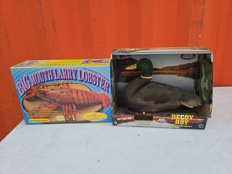 BIG MOUTH LARRY LOBSTER AND DECOY ROY MOTION ACTIVATED