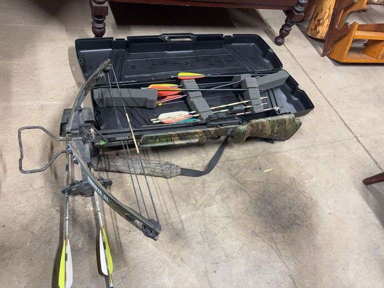 Dakota SL Crossbow & Case w/Arrows
