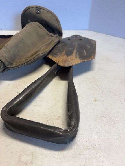3 Army Shovels
