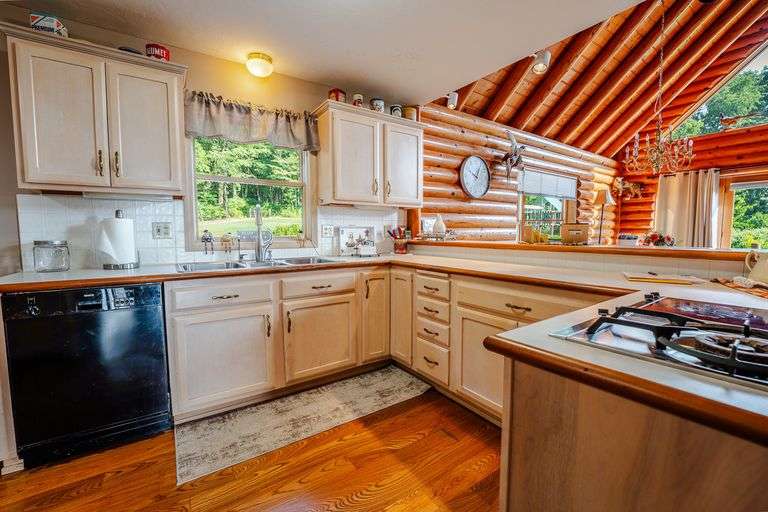 Lodge on 12 Acres with a Million Dollar View, Sold $533,500