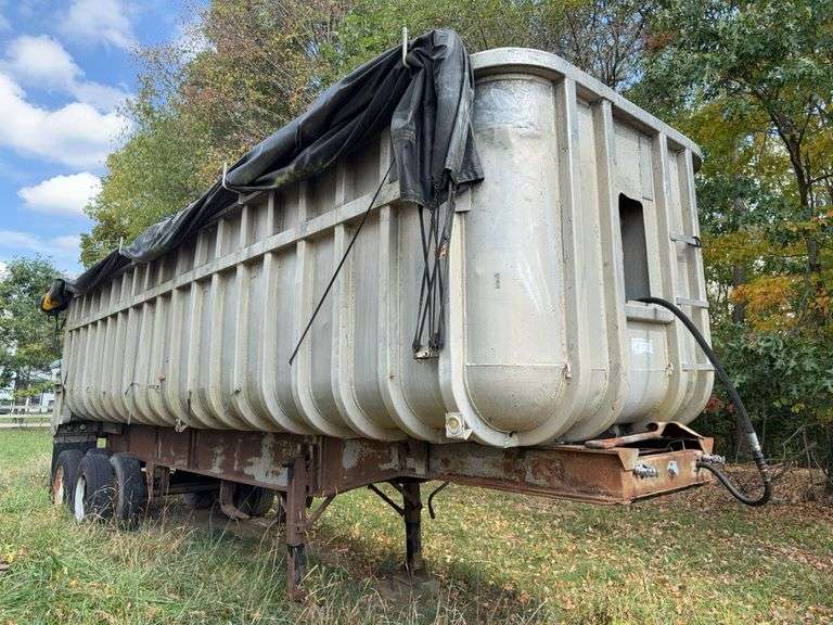 1974 27 ft Aluminum dump trailer, deep bed, Have Title Vin# FHS561201