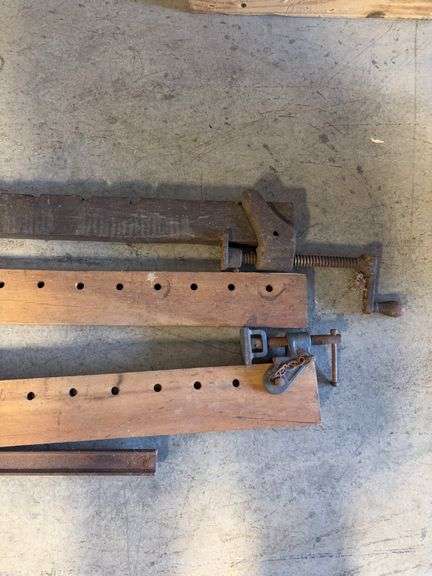 (8) clamps of various sizes