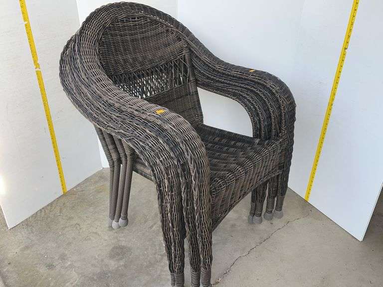 4 Wicker Patio Chairs