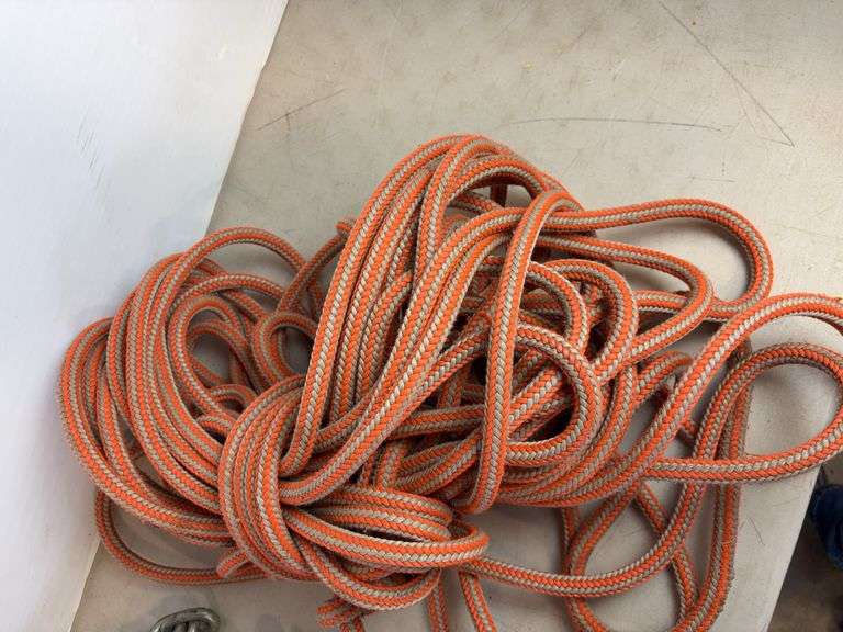 (2) heavy duty 20' chains with hooks and rope
