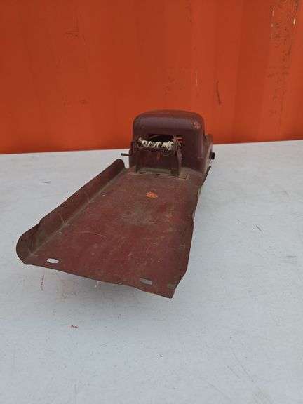 EARLY STRUTCO METAL TOY TRUCK