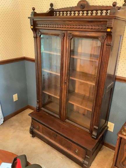 Vintage Victorian Eastlake 2 Door Bookcase