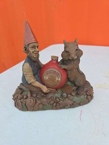 1994 TOM CLARK TIM WOLFE AND SQUIRREL FIGURINE