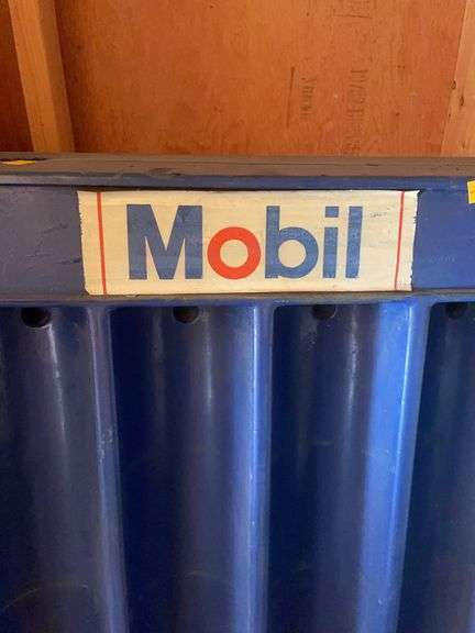 Vintage Mobil Oil fuel-island oil can display rack