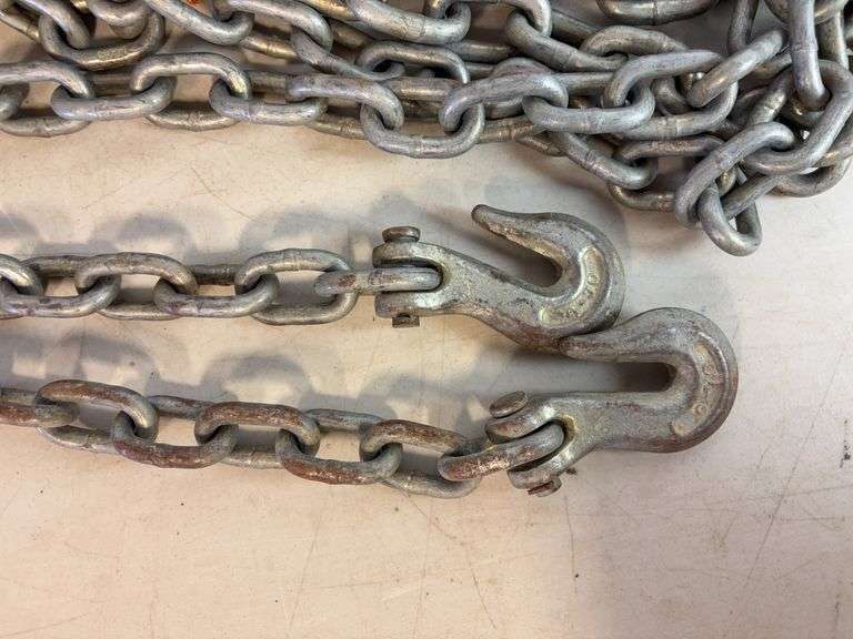 (2) heavy duty 20' chains with hooks and rope