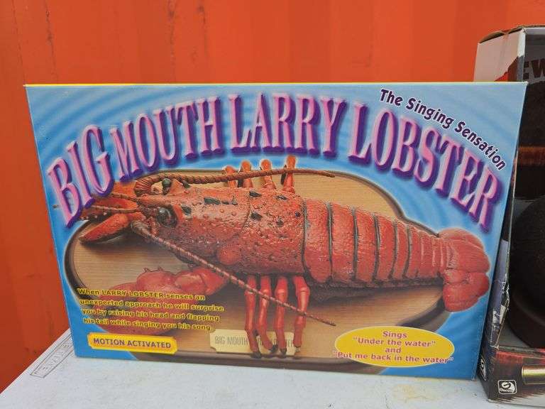 BIG MOUTH LARRY LOBSTER AND DECOY ROY MOTION ACTIVATED