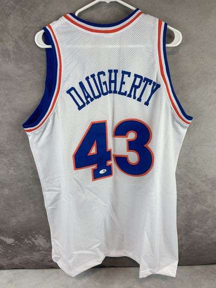 Brad Daugherty Cleveland Cavaliers signed jersey