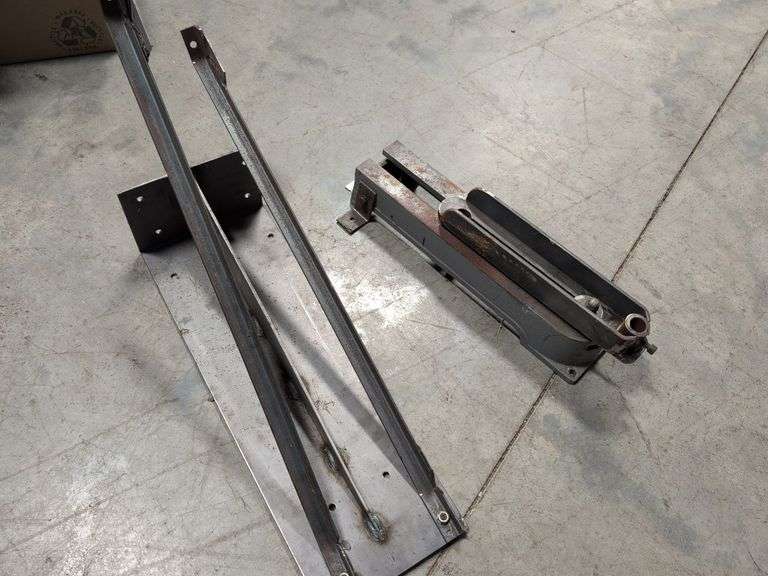 (2) metal pieces - part of wood lathe