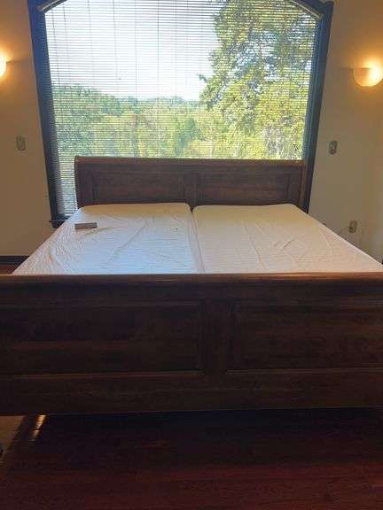 King Sized Sleigh Bedframe with SleepNumber Bed and Remote