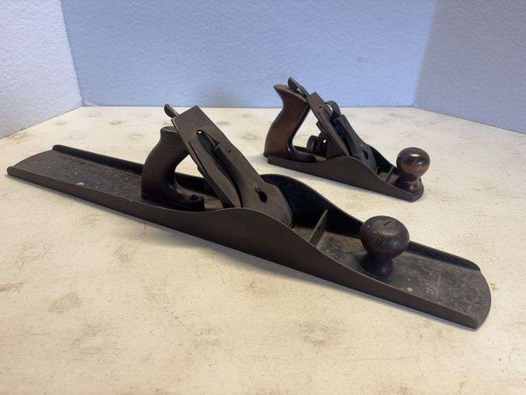 2 Wood Planes