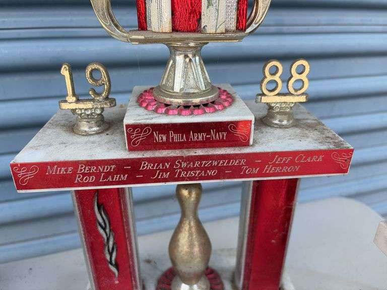 Mugs, mini teapots and misc. trophies