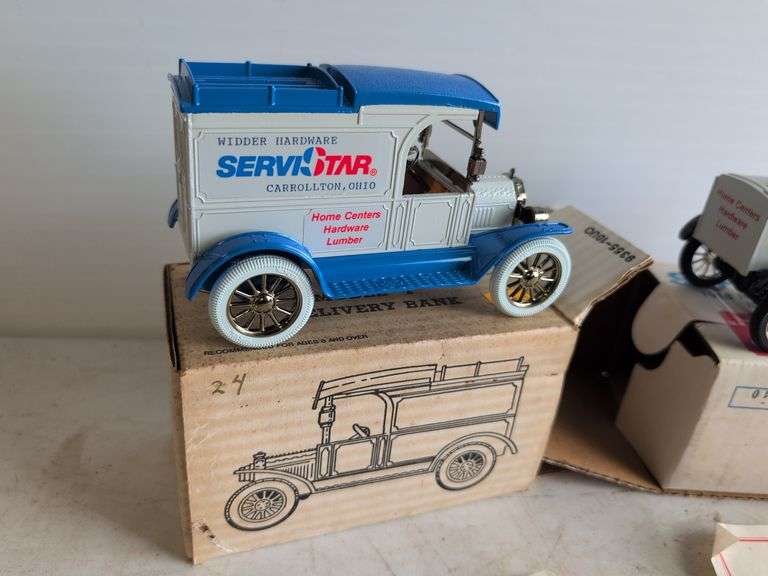 Ertl 1913 Model T delivery bank and ServiStar 1918 runabout bank