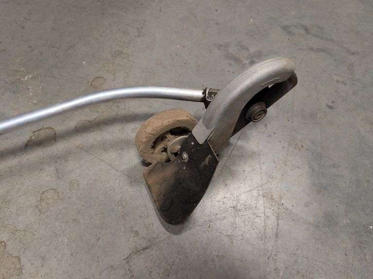 Stihl FC 56C curved lawn edger - missing pull start string