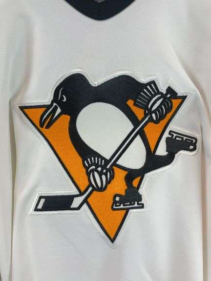 Pittsburg Penguins center ice, yellow/gold/white, size 52 jersey