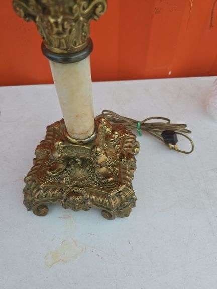 NICE ANTIQUE PARLOR LAMP WITH HAND PAINTED GLOBE