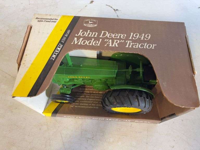 John Deere 1949 model diecast AR tractor - 1/16 scale, dirty