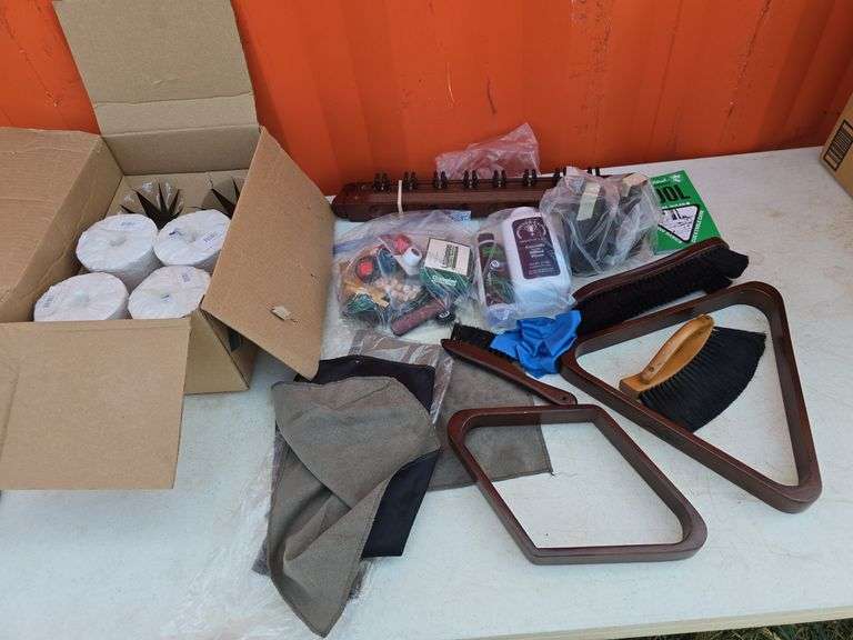 LOT OF POOL ACCESSORIES