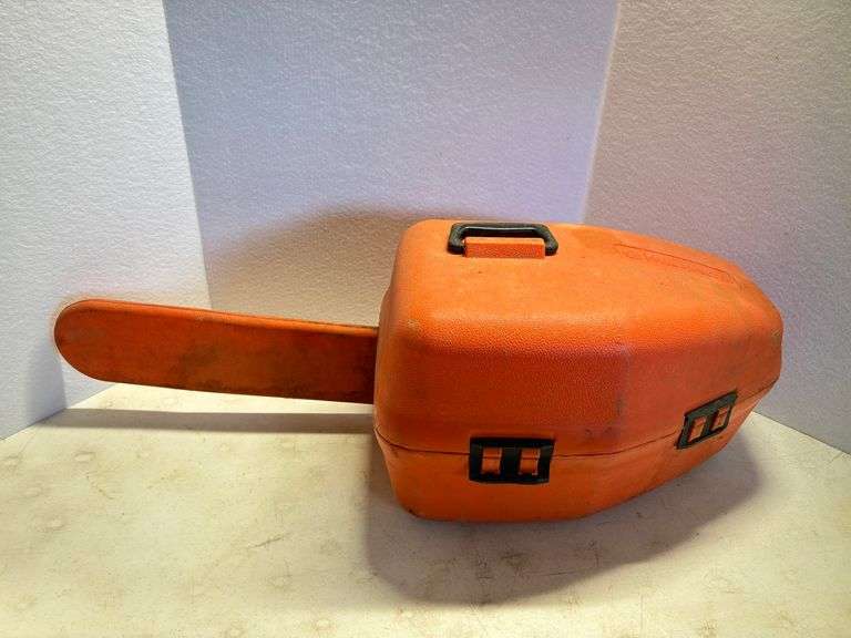 Husqvarna 435 Chainsaw ,X-Torq , (clean)w/Case