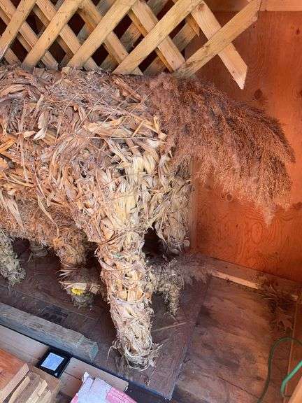 (3) Corn fodder decorative horses & decorative lattices