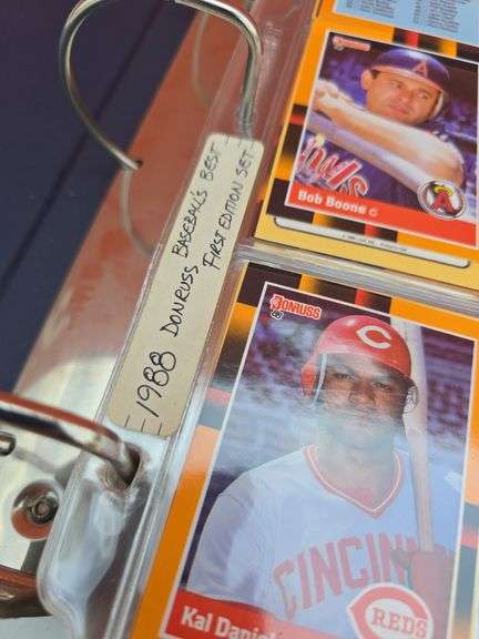 BINDER WITH BASEBALL CARDS