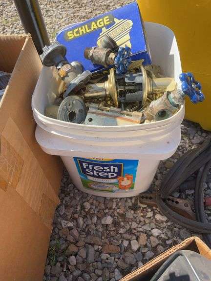 Large lot of misc. items including car seat, Rubbermaid trash barrel, radio parts, jumper cables, hy