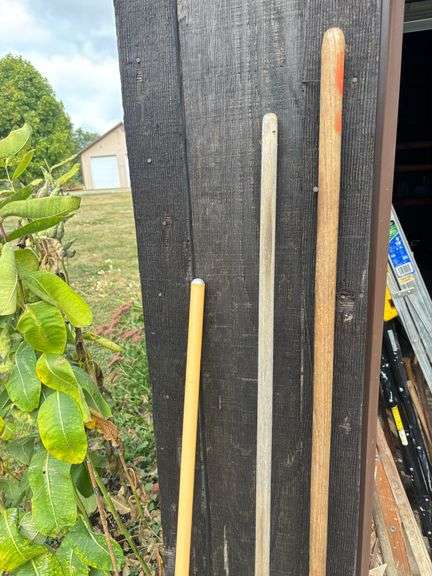 3 Leaf Rakes / Scoop