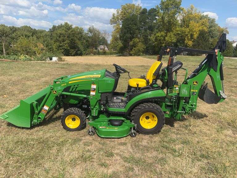 John Deere 1025 R Tractor , (Only 90 Hours ) Sharp Unit !!