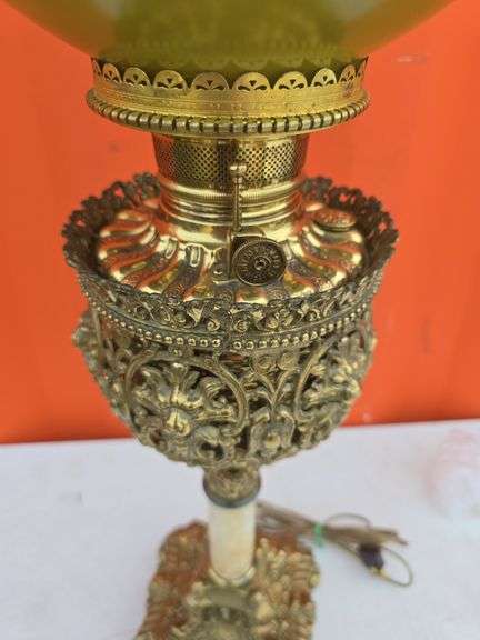 NICE ANTIQUE PARLOR LAMP WITH HAND PAINTED GLOBE